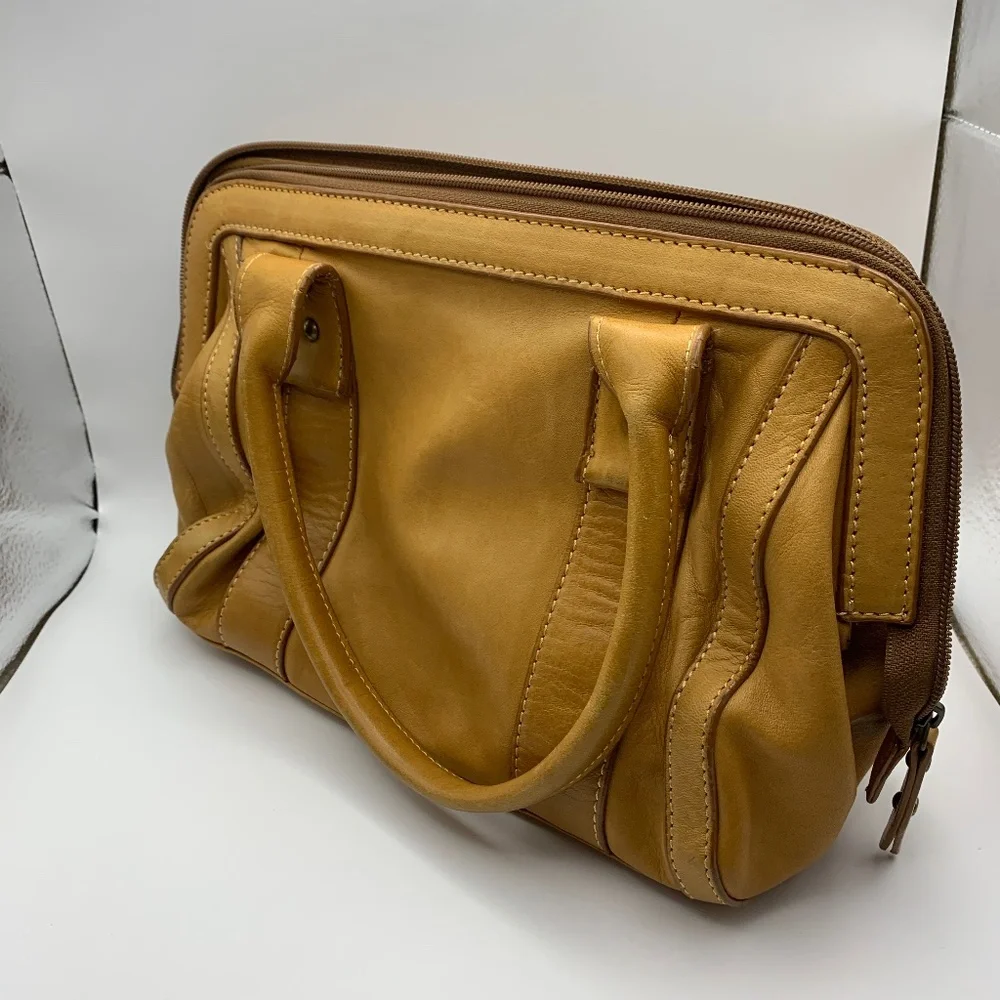 LEATHER 'DOC" BAG - Picture 1 of 3